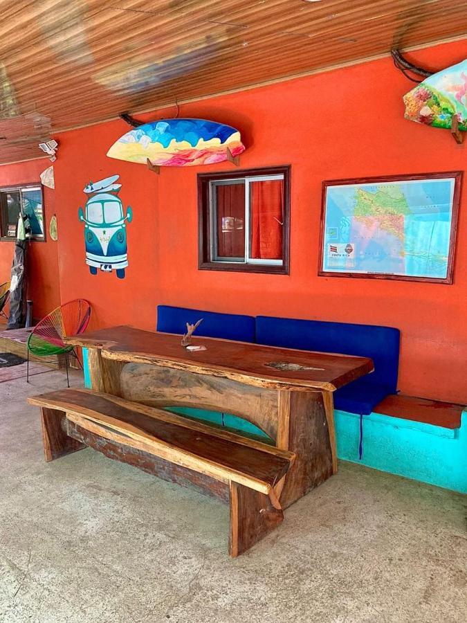 Coral Reef Surf Hostel And Camp Тамариндо Экстерьер фото