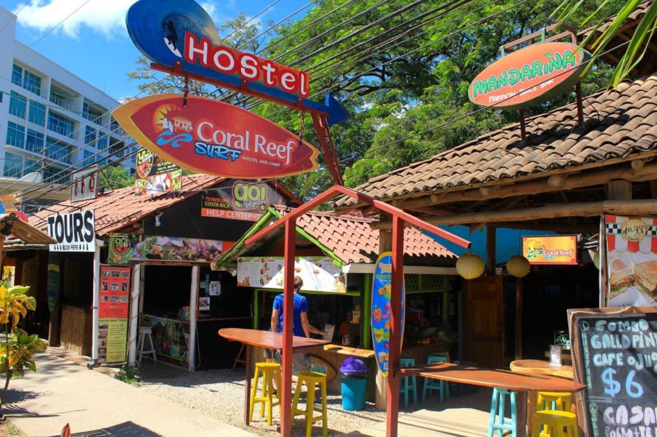 Coral Reef Surf Hostel And Camp Тамариндо Экстерьер фото